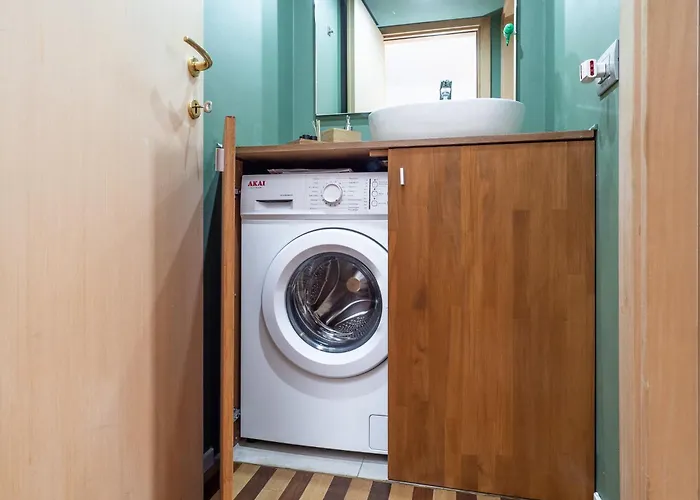 Cozy Apartment Near Milano Centrale - 4 Guests