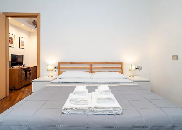 Cozy Apartment Near Milano Centrale - 4 Guests