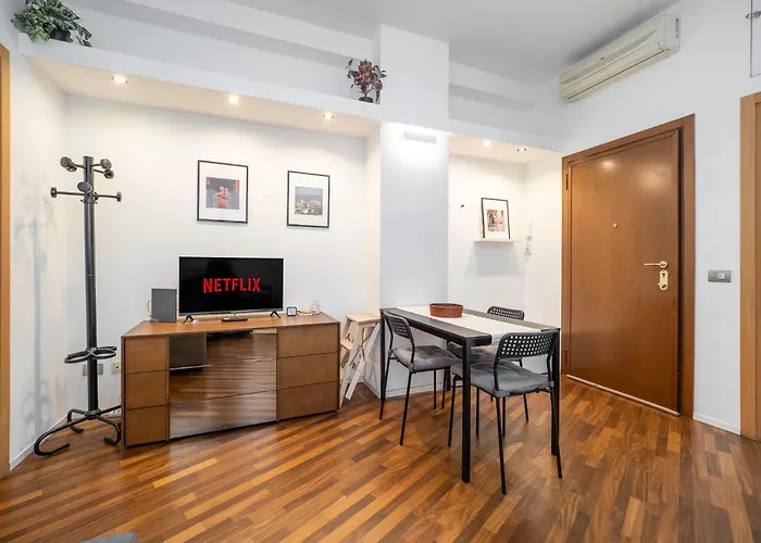 Cozy Apartment Near Milano Centrale - 4 Guests